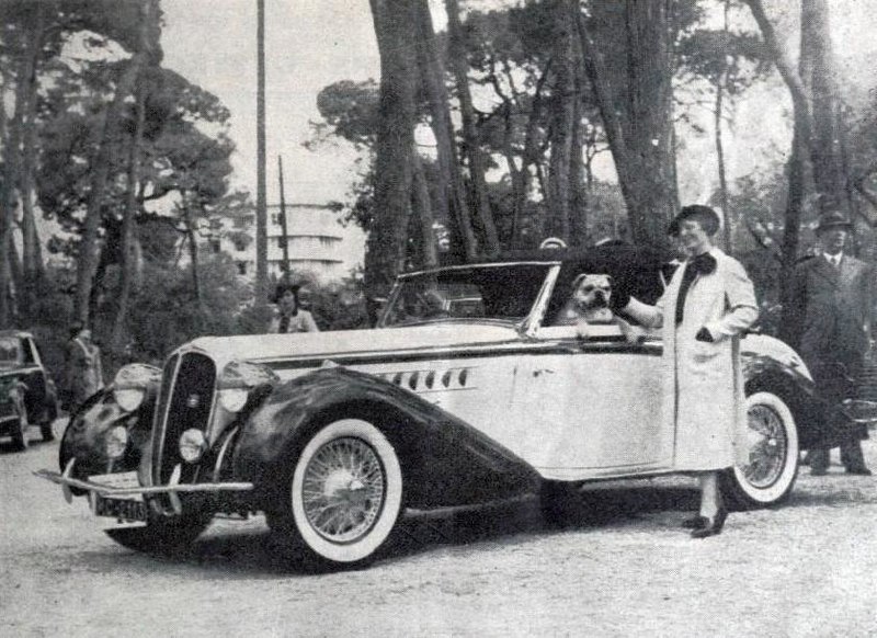 Una foto antigua de Lucy Schell conduciendo su Delahaye ganando el concurso Juan les Pins de 1937