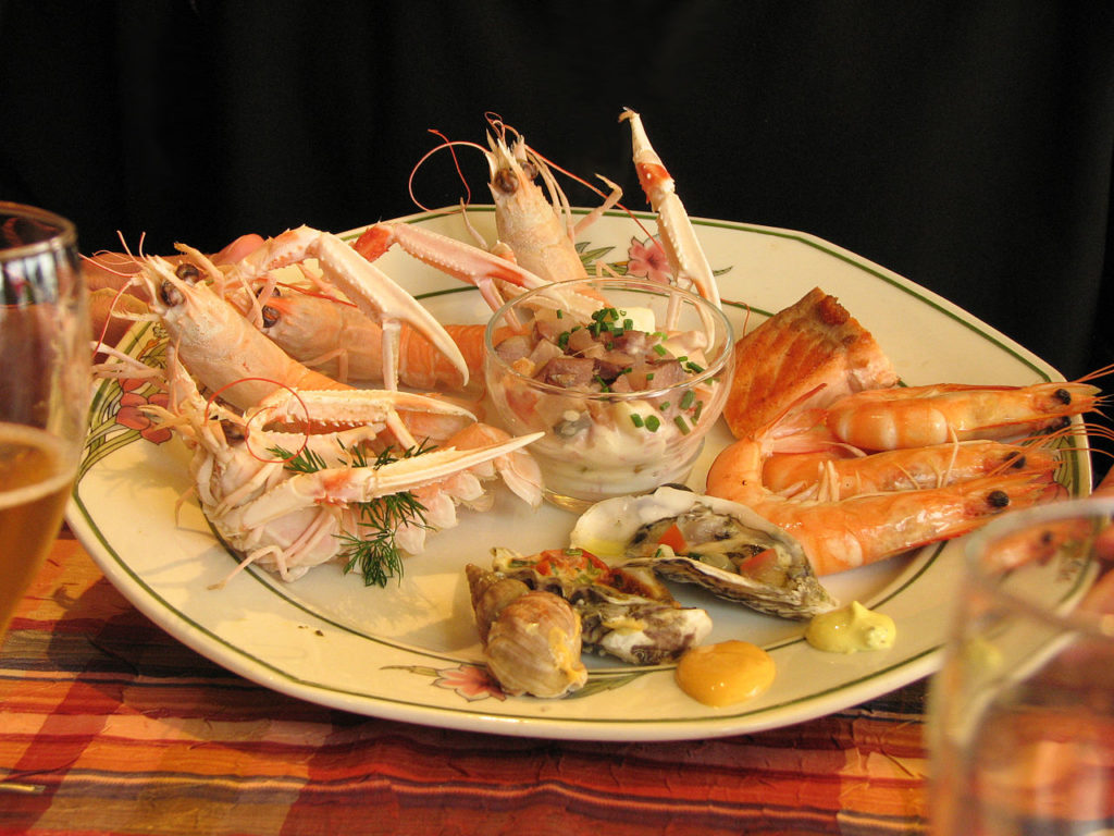 Plateau de fruit de mer con bogavante, bogavante, espino, cangrejo