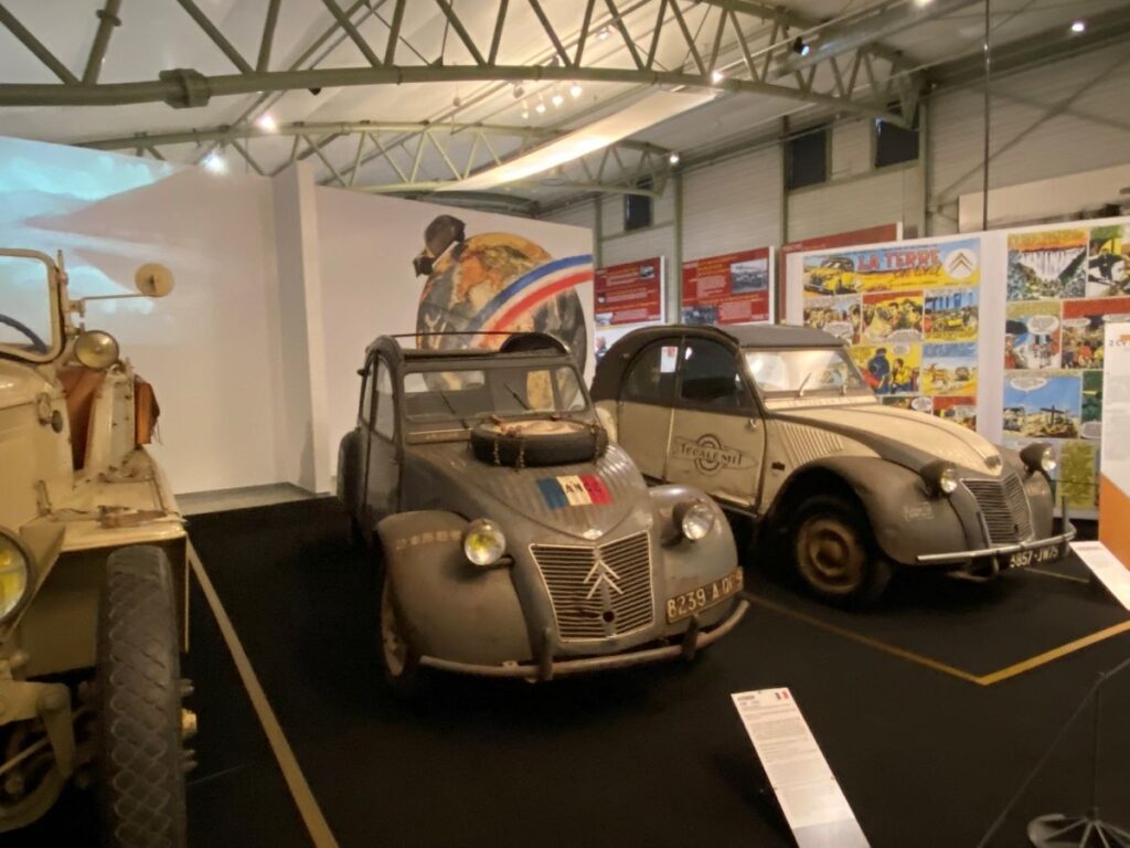 Cars Deux chevaux citroen, 2CV, en el museo de las 24 Horas de Le Mans