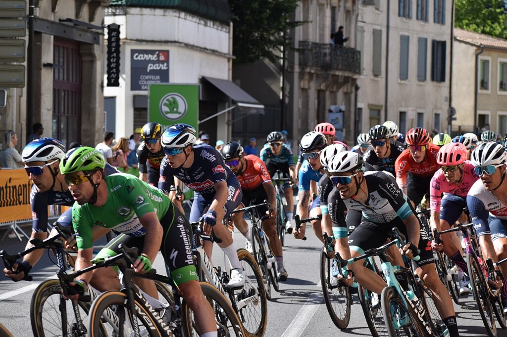 Recorre el Tour de Francia de Carcasona por calles estrechas