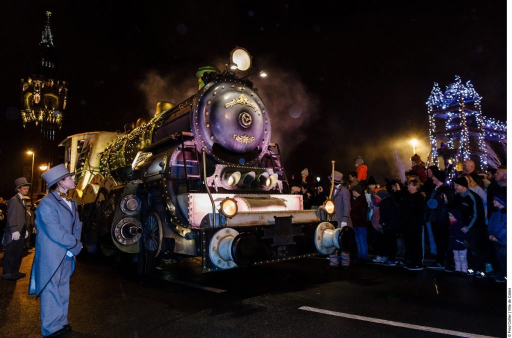 Entrenamiento en el mercado navideño de Calais con actores disfrazados de noche